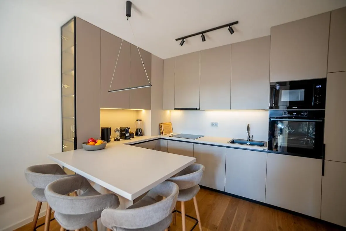 Apartman Noovi - With Private Parking Pula 0*,